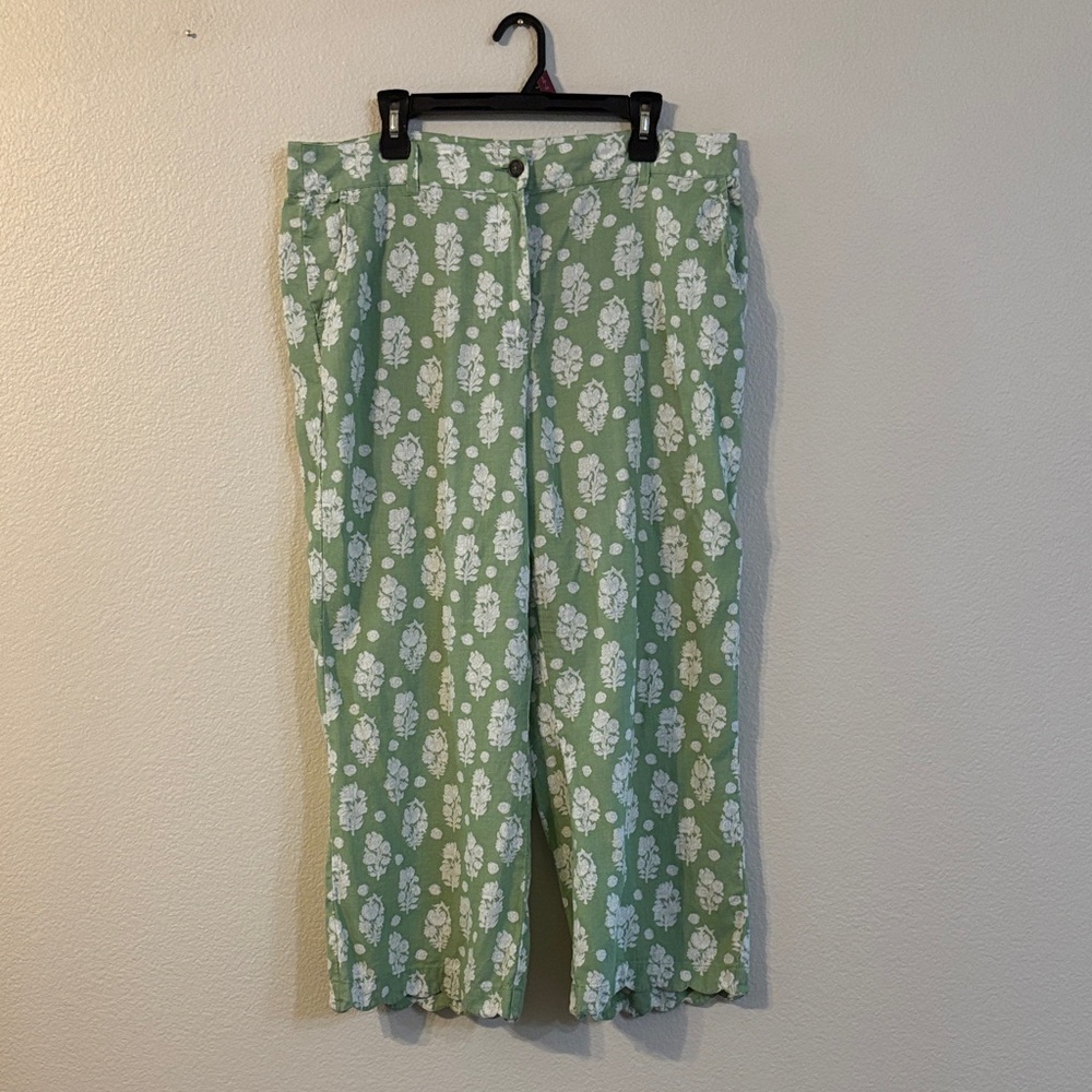 Crown & Ivy Green and White Floral Pants